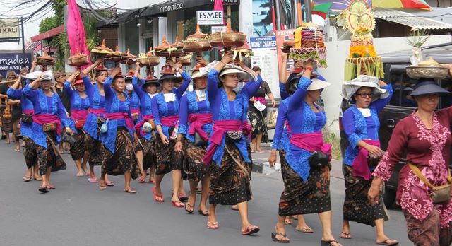 balineseprocession.jpg